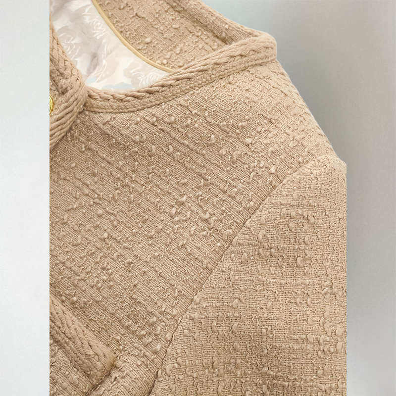 Selda | Elegante beige tweed blazer-vest voor dames – gouden knopen, korte gestructureerde pasvorm