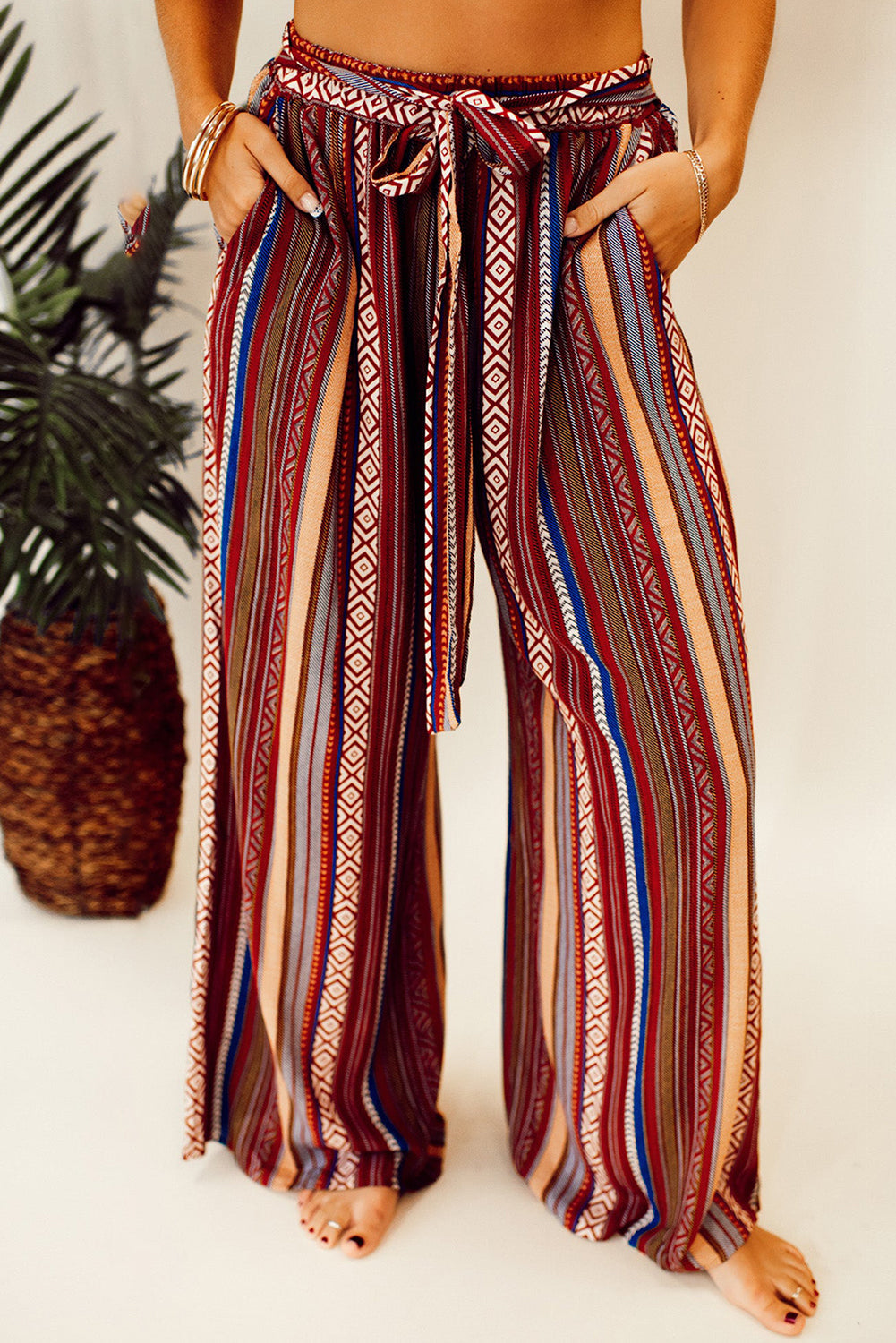Solvaya | Rode Boho etnische gestreepte wijde broek met strikceintuur – Casual, zomer- en festivalbroek