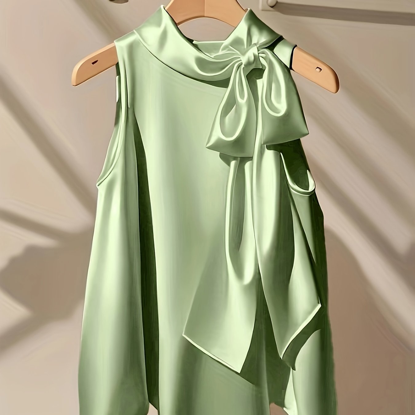 Azae | Mouwloze damesblouse met strik, elegant, effen, ronde hals