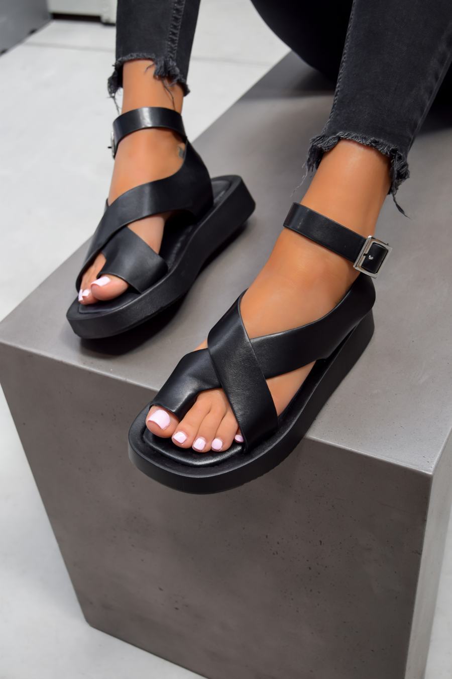 GladiaChic | Dames gladiatorsandalen met stevige gesp – comfortabele platte sandalen met bandjes
