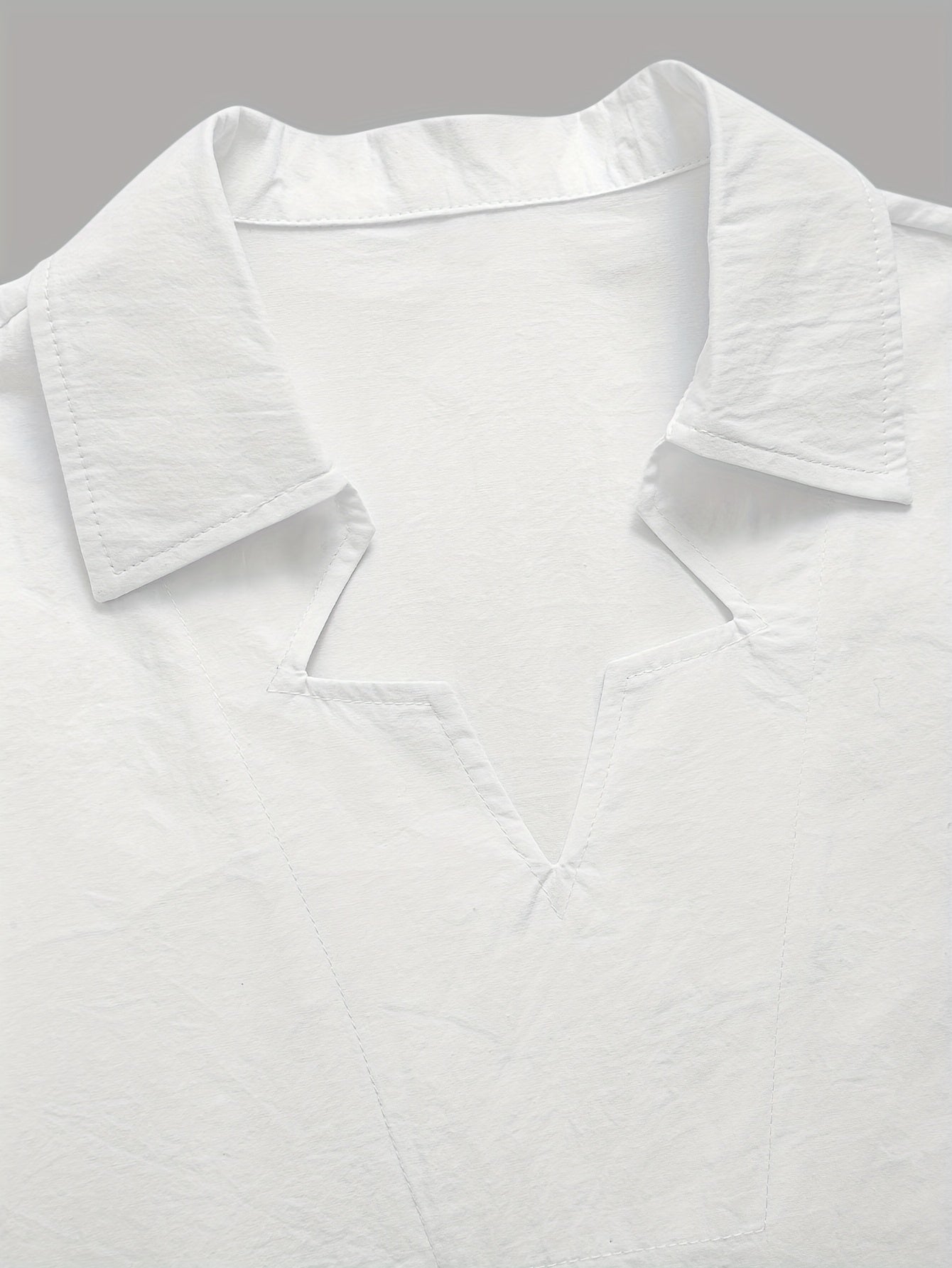 Senia | Zomertop voor dames met losse pasvorm – Casual blouse met V-hals en korte mouwen