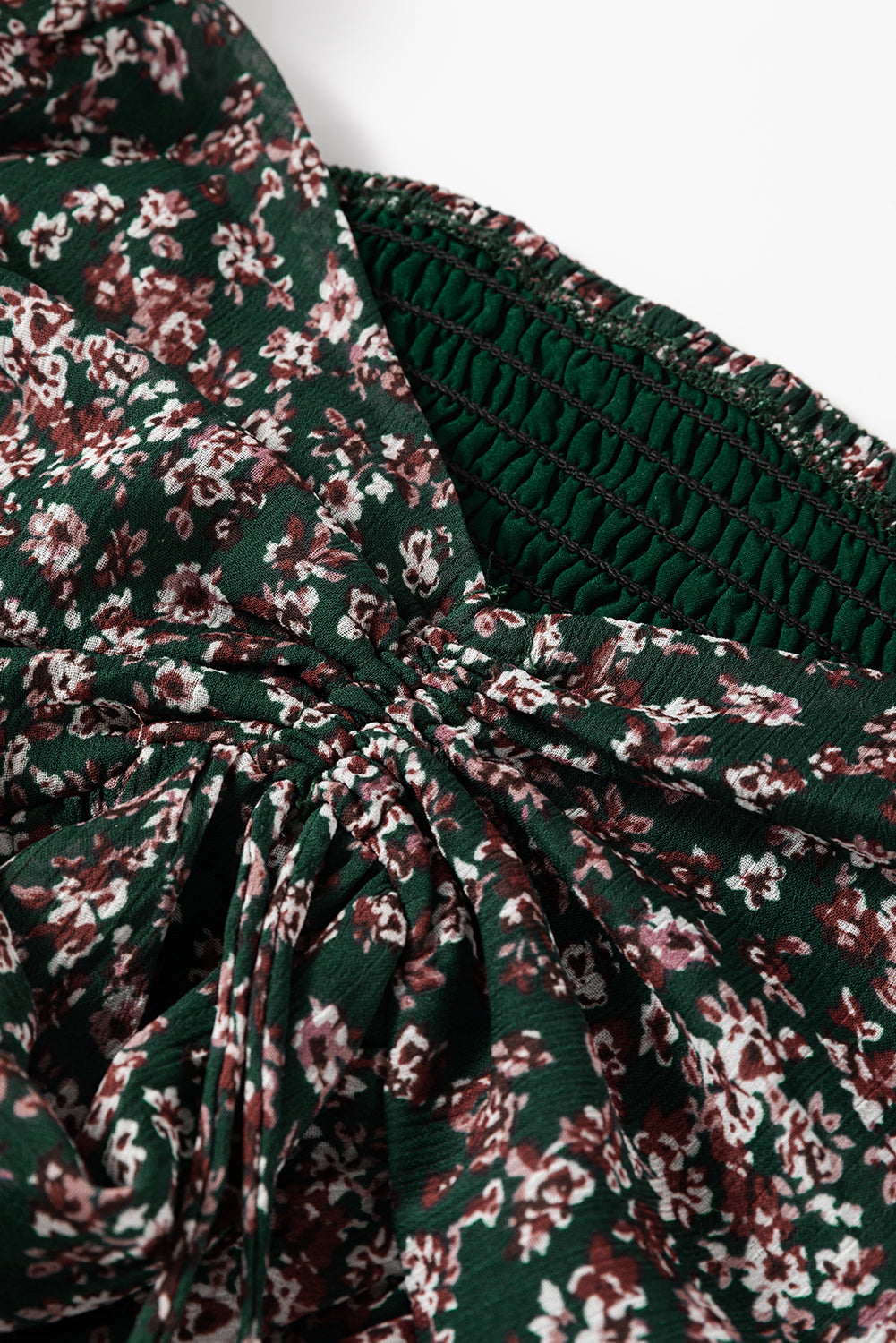 Isabella | Groene mini-jurk met bloemenprint – Sweetheart halslijn, gerimpelde rug, A-lijn pasvorm
