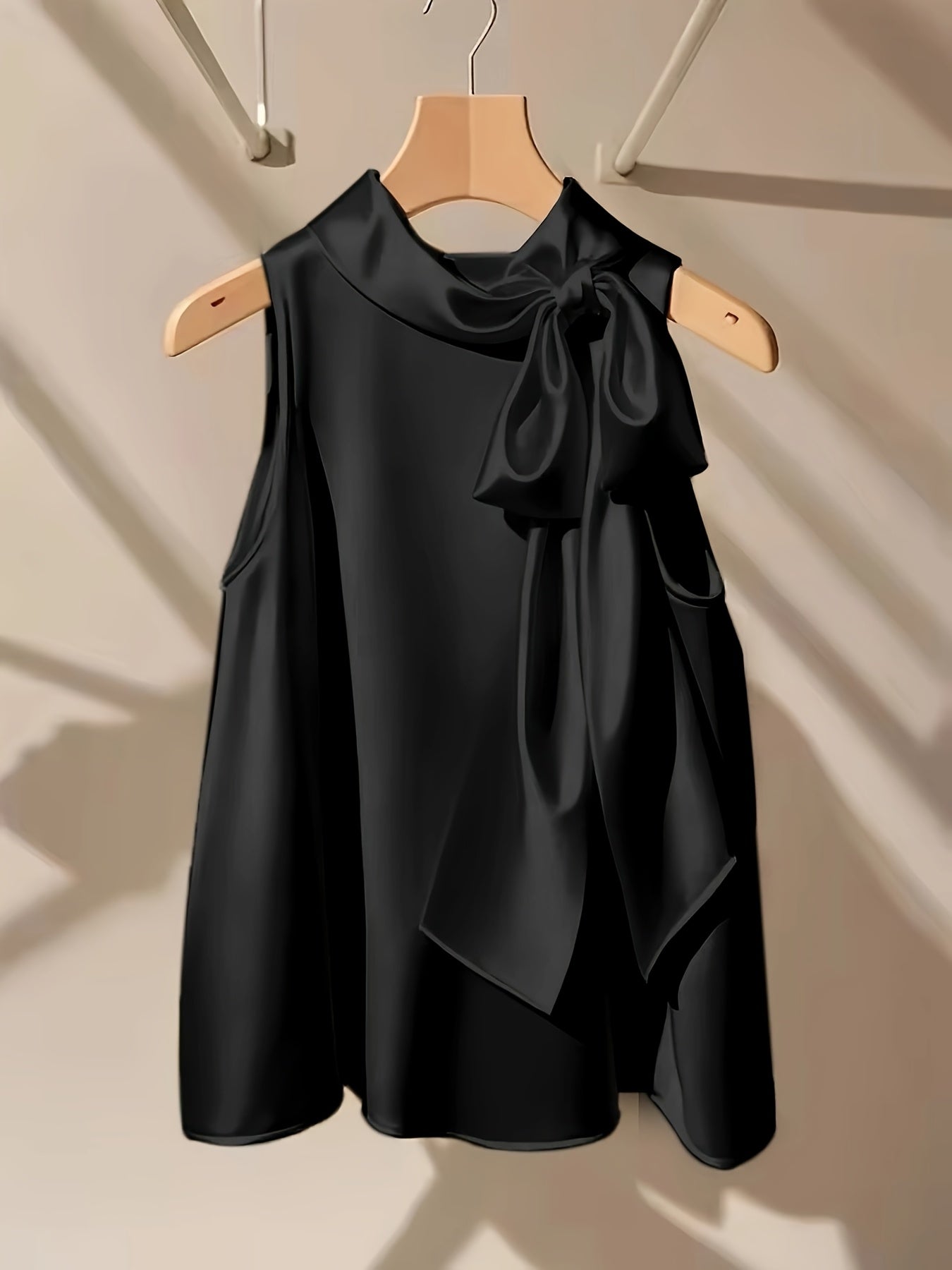 Azae | Mouwloze damesblouse met strik, elegant, effen, ronde hals
