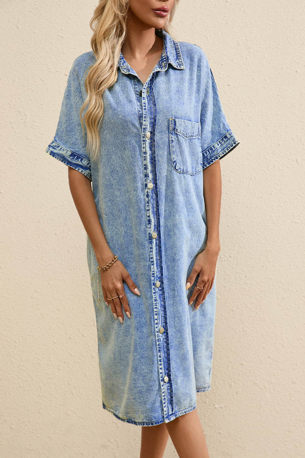 Keldria | Dames Chambray Jurk in Middelblauwe Wassing – Shirtmodel met Korte Mouwen en Knopen