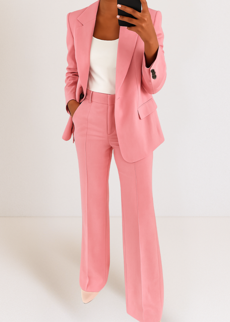 Tynara | Tailleur pantalon deux pièces ajusté pour femme - veste et pantalon droit, idéal pour le bureau