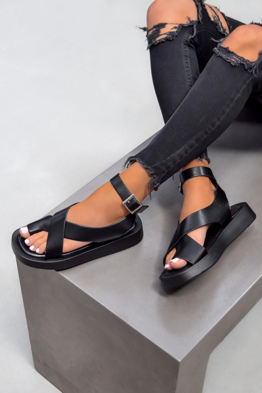 GladiaChic | Dames gladiatorsandalen met stevige gesp – comfortabele platte sandalen met bandjes