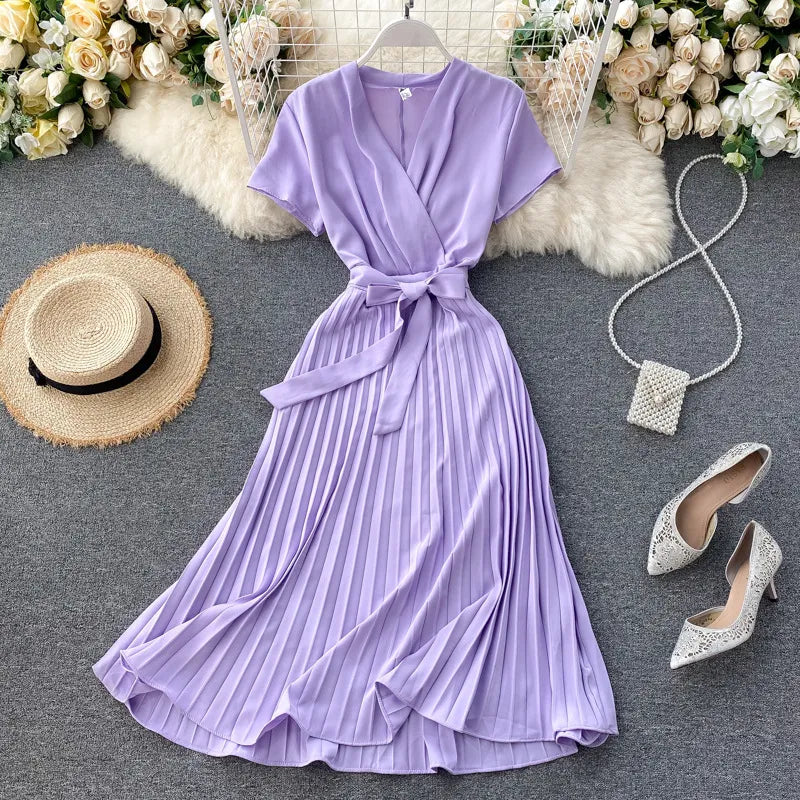 Arisya | Midi-jurk met plooien en V-hals voor dames – Hoge taille, A-lijn, soepel vallend, elegant