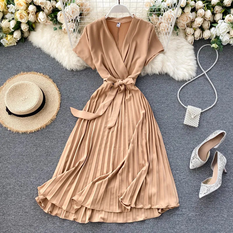 Arisya | Midi-jurk met plooien en V-hals voor dames – Hoge taille, A-lijn, soepel vallend, elegant