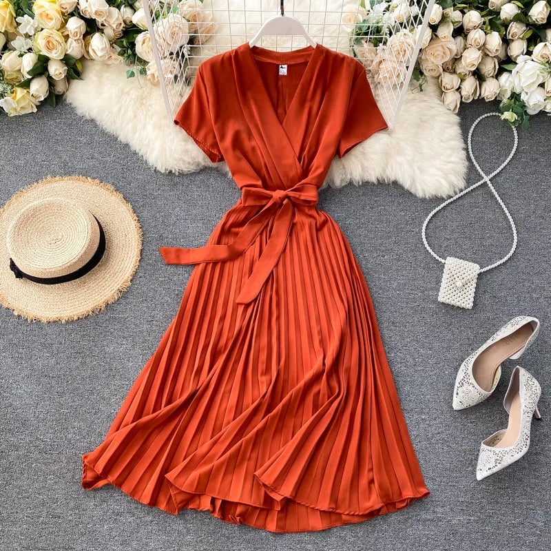 Arisya | Midi-jurk met plooien en V-hals voor dames – Hoge taille, A-lijn, soepel vallend, elegant