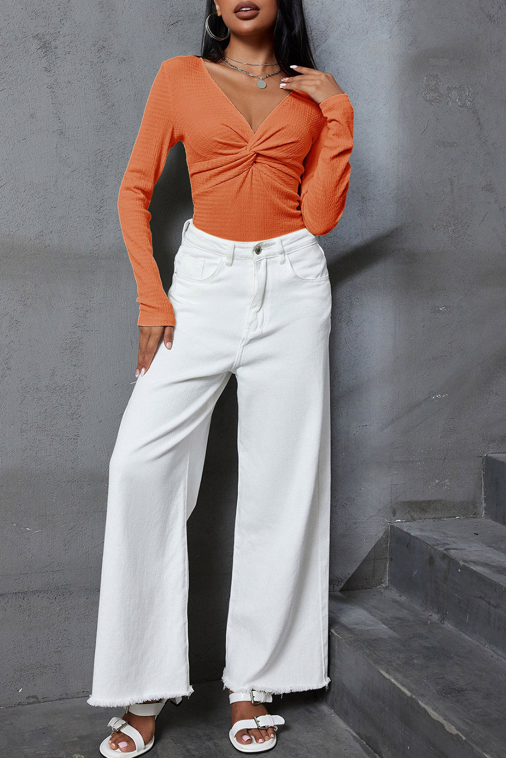 Calivra | Dames Oranje Top met Twist Voorzijde en V-Hals – Gestructureerd, Slim Fit