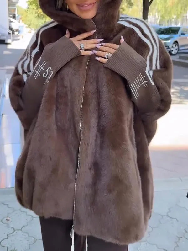 Selira | Manteau oversize à capuche en fausse fourrure et manches tricotées – Manteau d'hiver, chaud et doux