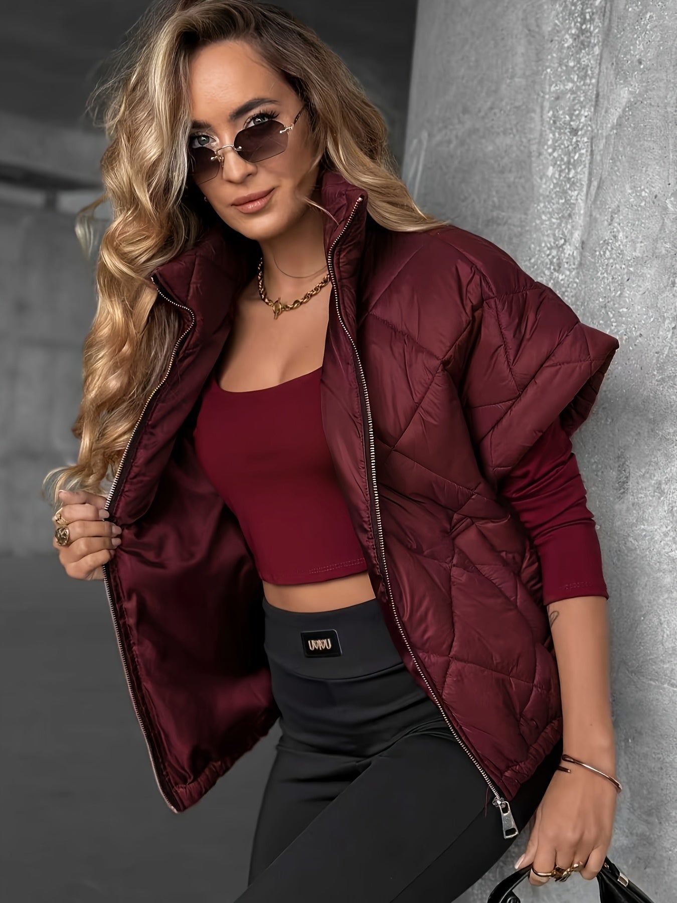 Azlina | Damesjas met korte mouwen en gewatteerde voering, mouwloze bodywarmer