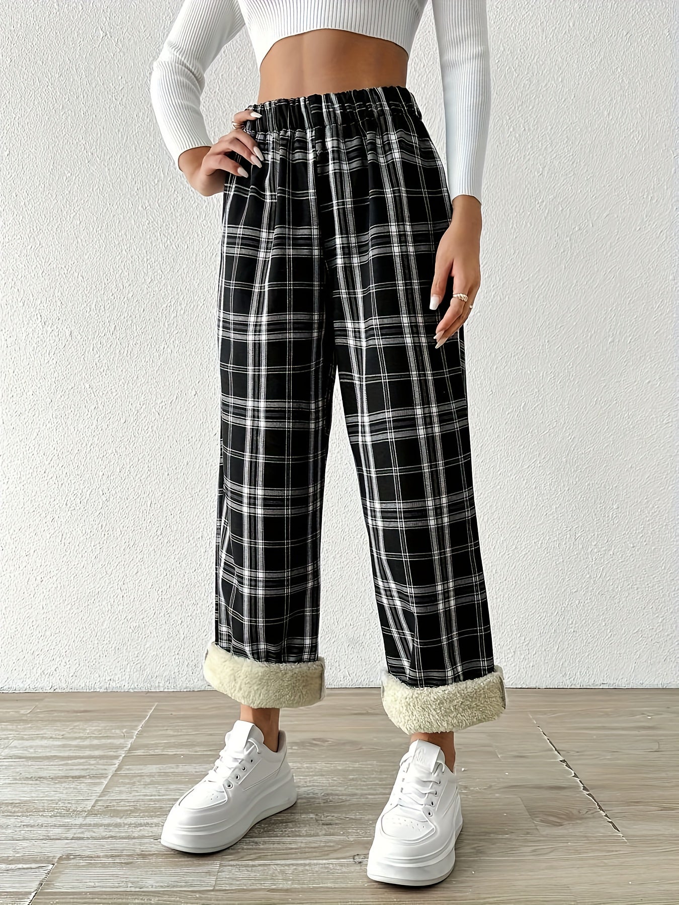Grisella | Damesbroek met geruite voering van fleece, rechte pijpen, warme casual- en loungewear, winterbroek
