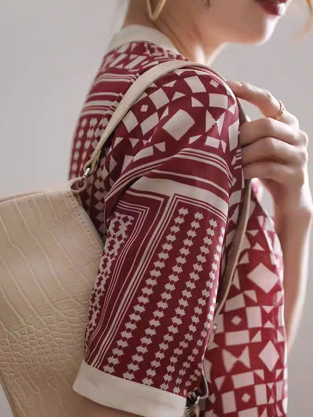 Zulema | Dameshemd met geometrische abstracte print - 3/4 mouwen, lichtgewicht blouse