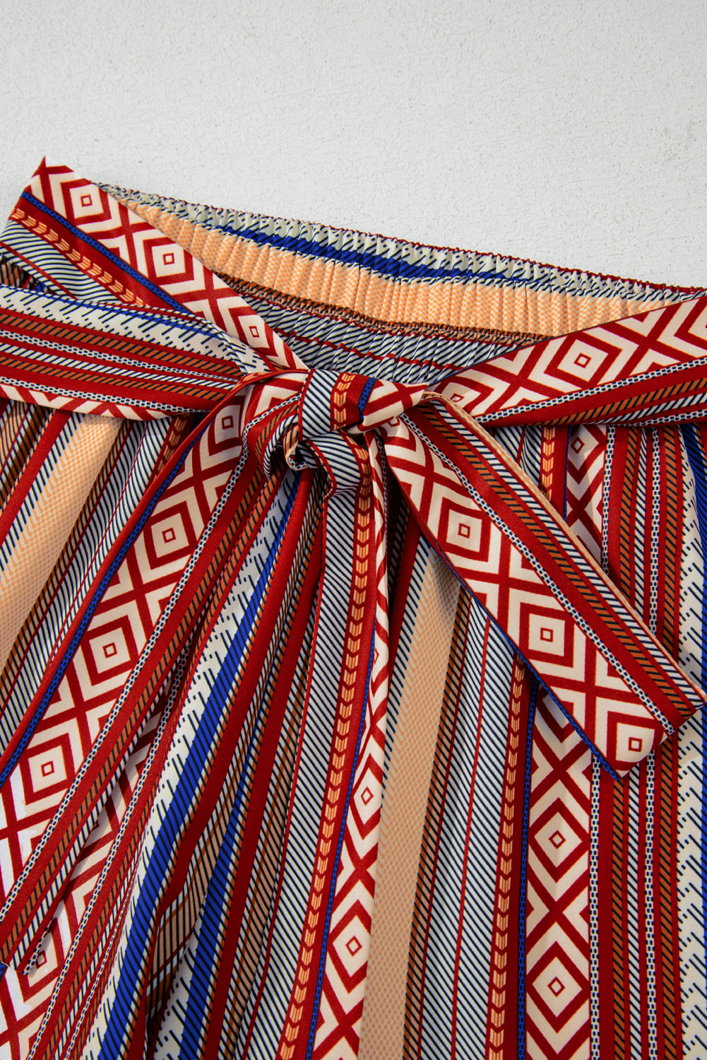 Solvaya | Rode Boho etnische gestreepte wijde broek met strikceintuur – Casual, zomer- en festivalbroek