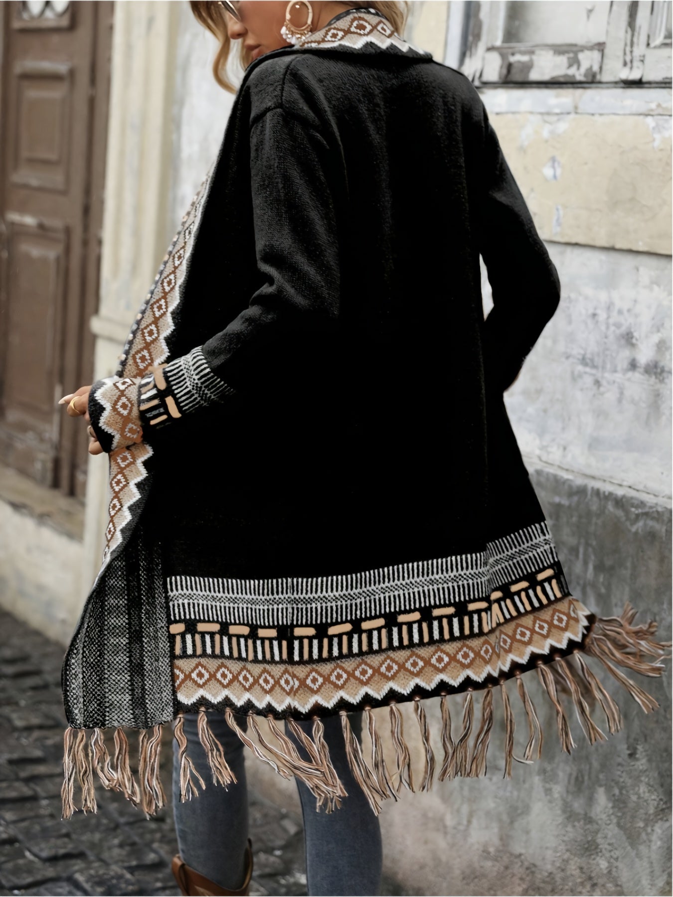 Leoria | Dames Lang Vest – Contrasterend Geometrisch Patroon, Kwastjeszoom