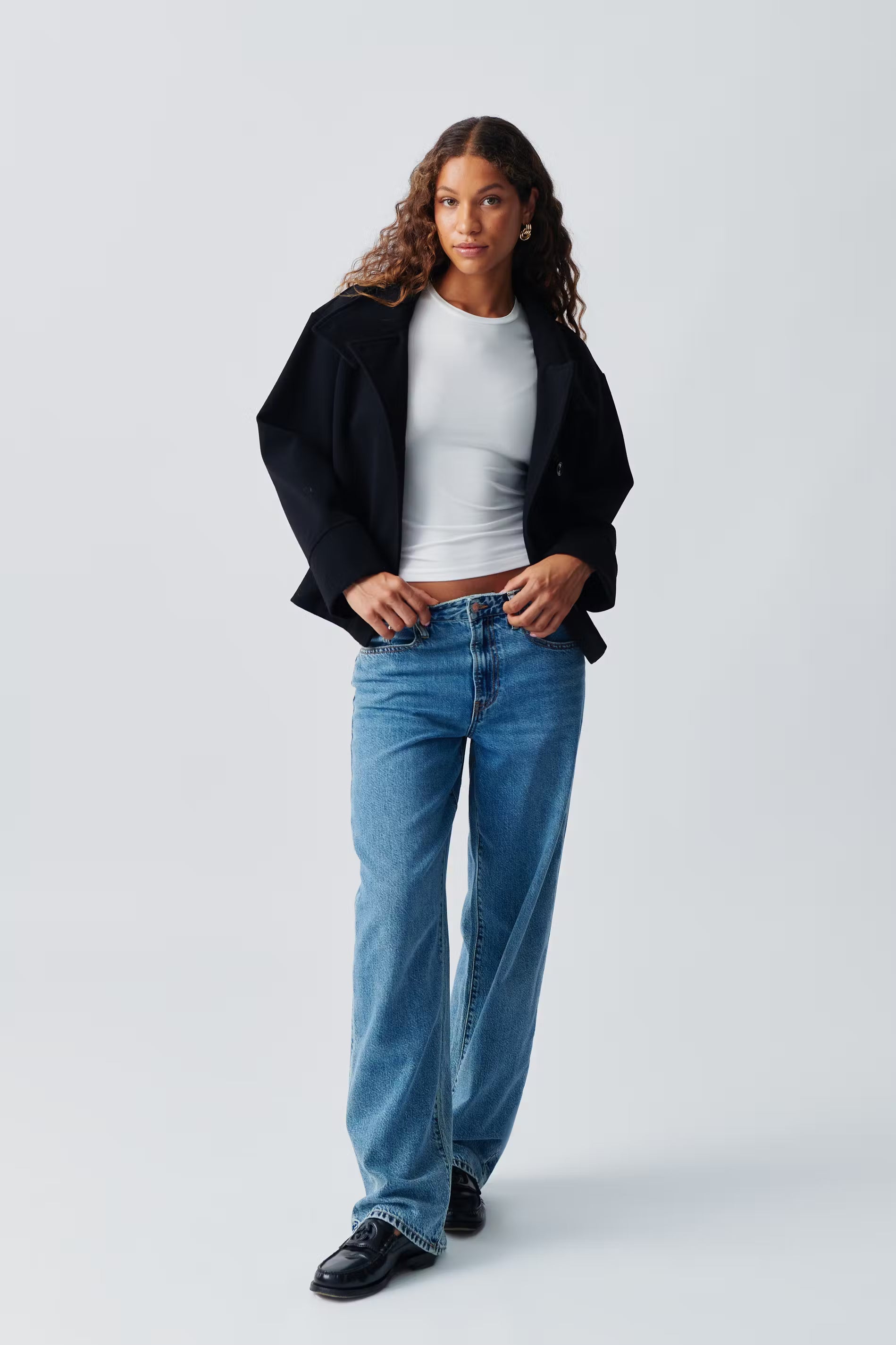 Jubria | Kurzer Damenmantel – Modischer Mantel mit Stehkragen und Knöpfen, lässig und elegant