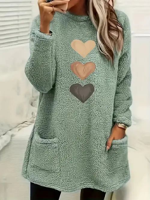 Gevina | Buntes Fleece-Sweatshirt mit Herzen und Taschen – Bequemer Winterpullover, weiches Freizeittop
