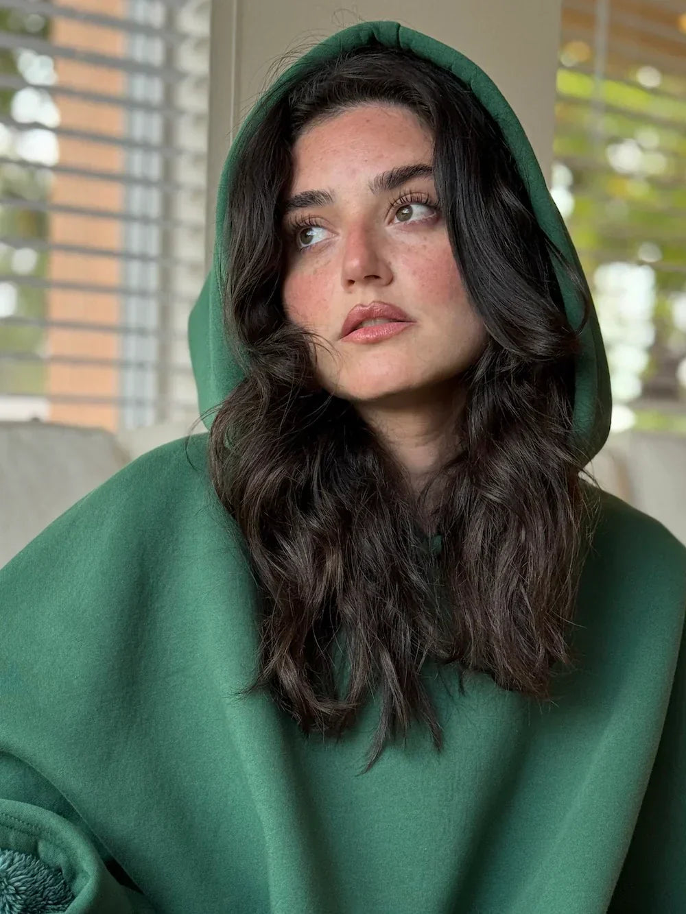 Kallia | Oversized-Hoodie-Decke für Damen – ultraweiches, seidiges Futter, warmer, kuscheliger Lounge-Hoodie