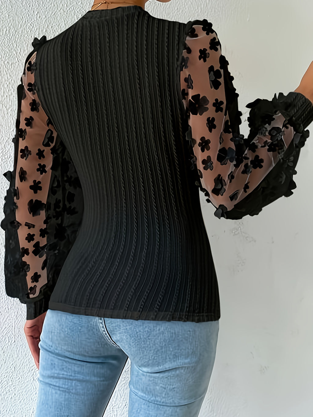 Hyselle | Dames Top met Textuur en Ronde Hals – Elegante Blouse met Mesh-Details