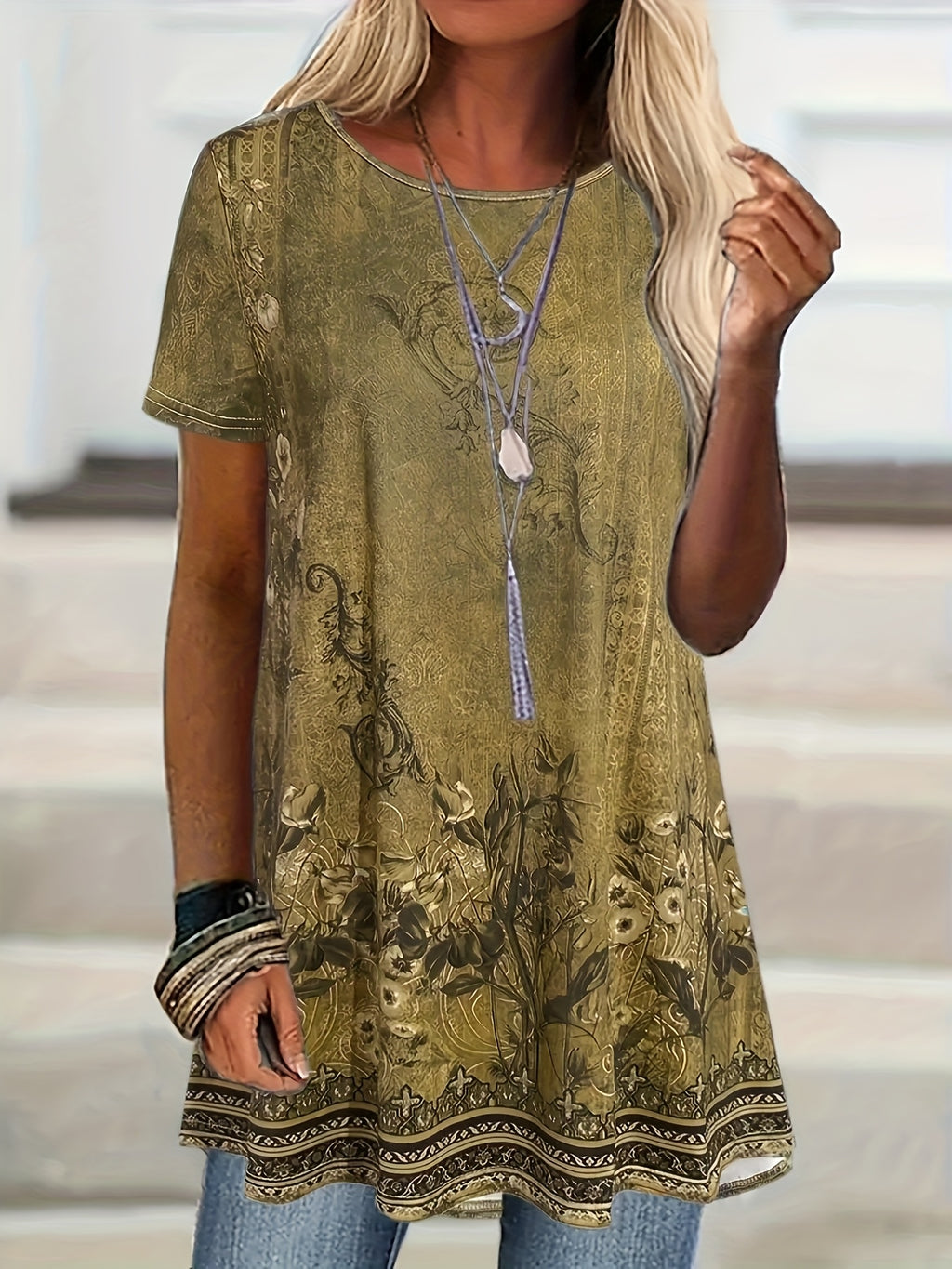 Emersyn | Boho-T-shirt met bloemenprint voor dames – T-shirt met losse pasvorm voor op vakantie
