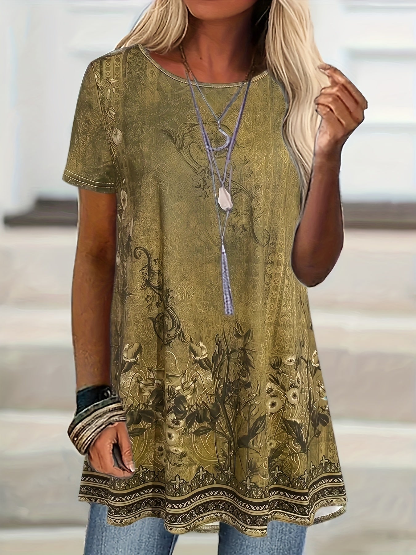Emersyn | Boho-T-shirt met bloemenprint voor dames – T-shirt met losse pasvorm voor op vakantie
