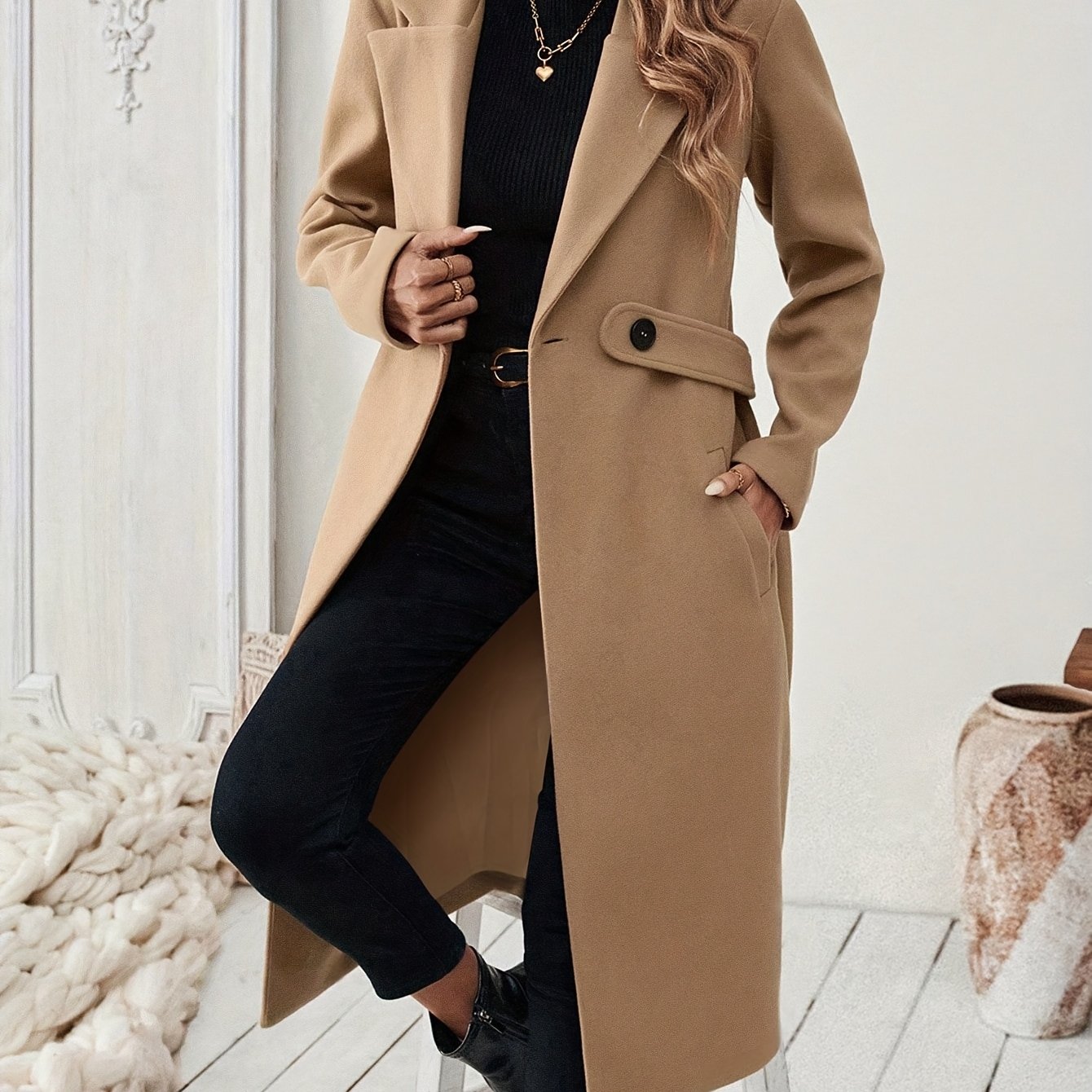Veyrissa | Eleganter langer Damenmantel – verstellbarer Gürtel, asymmetrischer Saum, Reverskragen