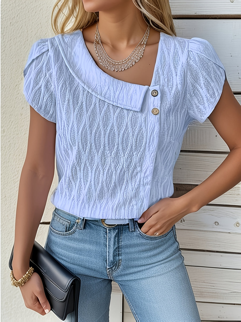 Floriana | Elegante top met schuine kraag – bloembladmouwen, casual chique korte mouw modeblouse