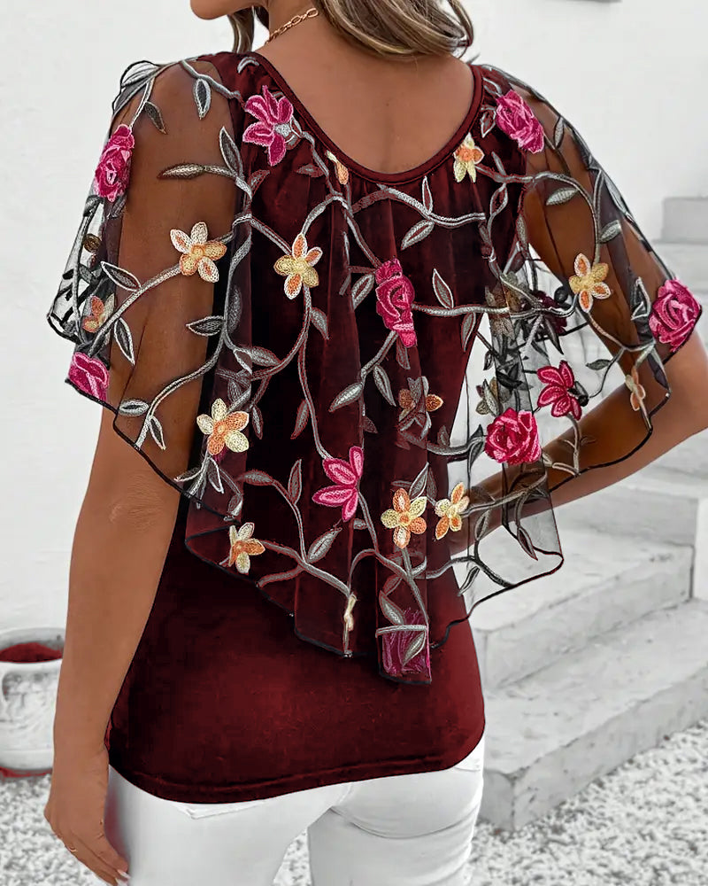 Solyara | Damesblouse met korte mouwen en geborduurde mesh – elegante kanten top