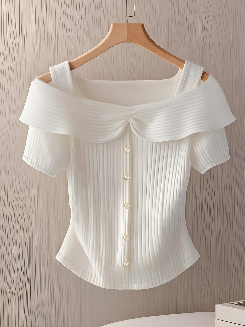 Arlissa | Damesmode: blouse met ruches en knopen, slanke pasvorm, korte mouwen