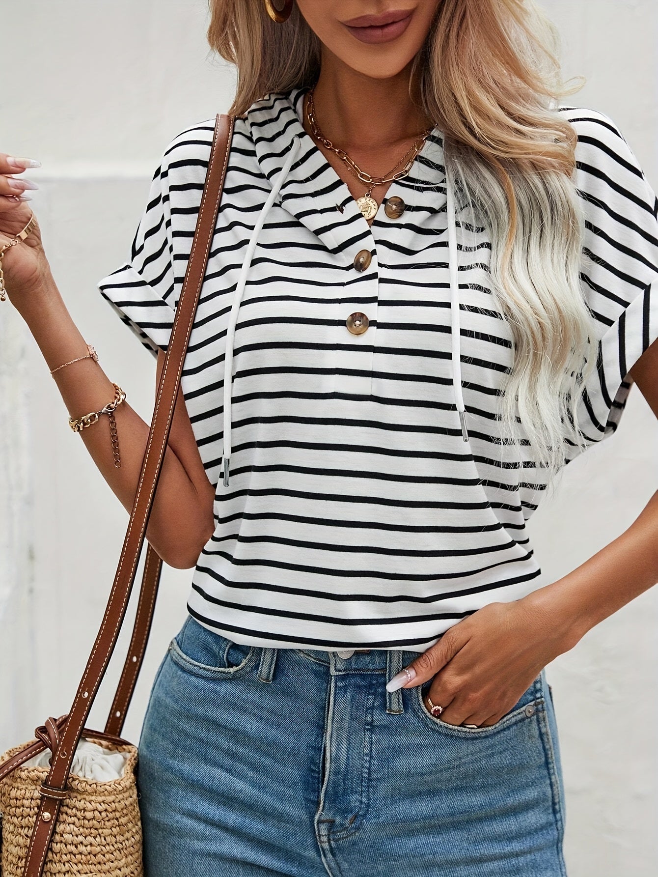 Isolara | Gestreepte Korte Mouw Hoodie met Knoopsluiting - Casual Batwing Mouw