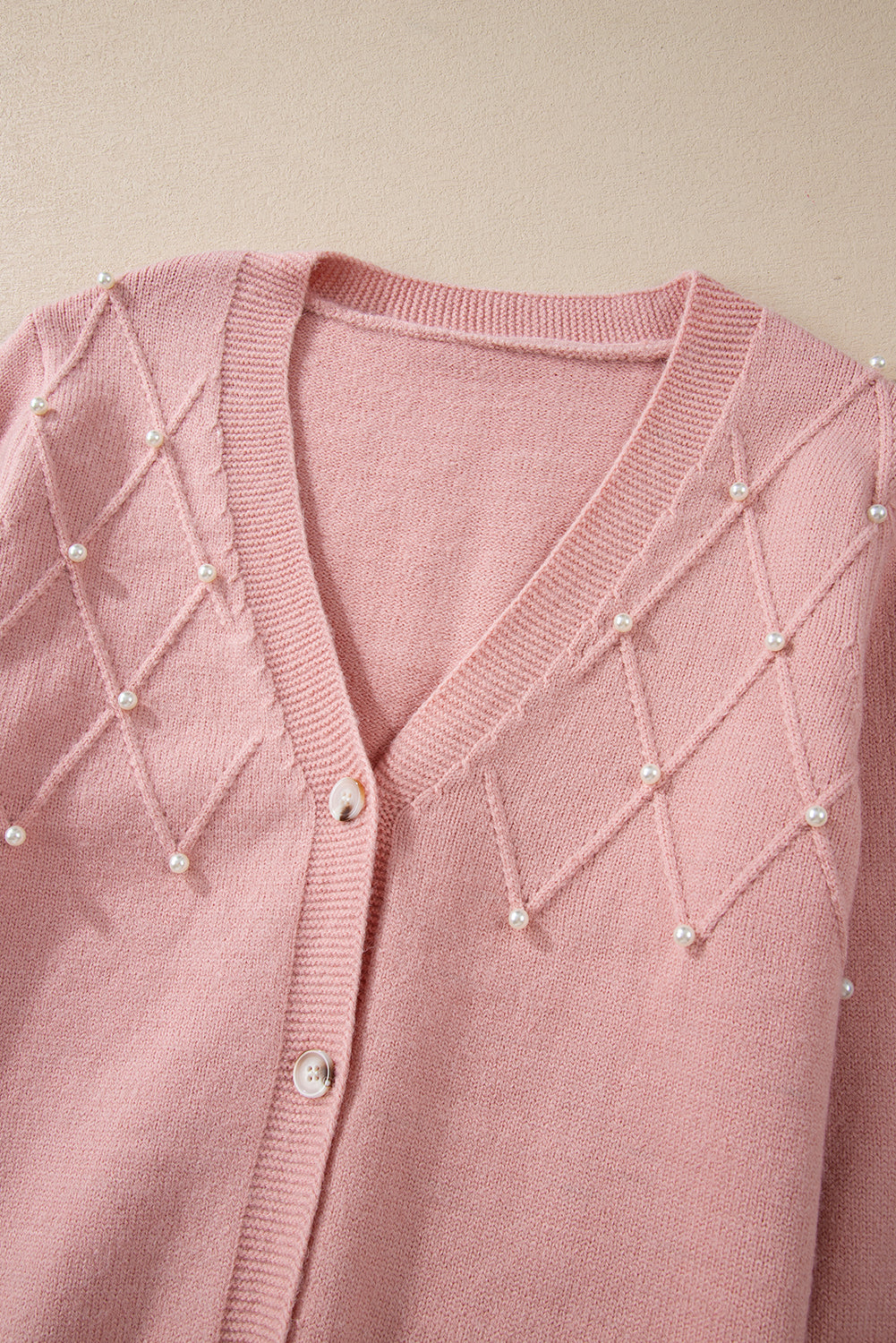Crescenda | Elegante Kaschmir-Strickjacke mit Perle – Luxuriöse Damen-Strickjacke für Herbst/Winter