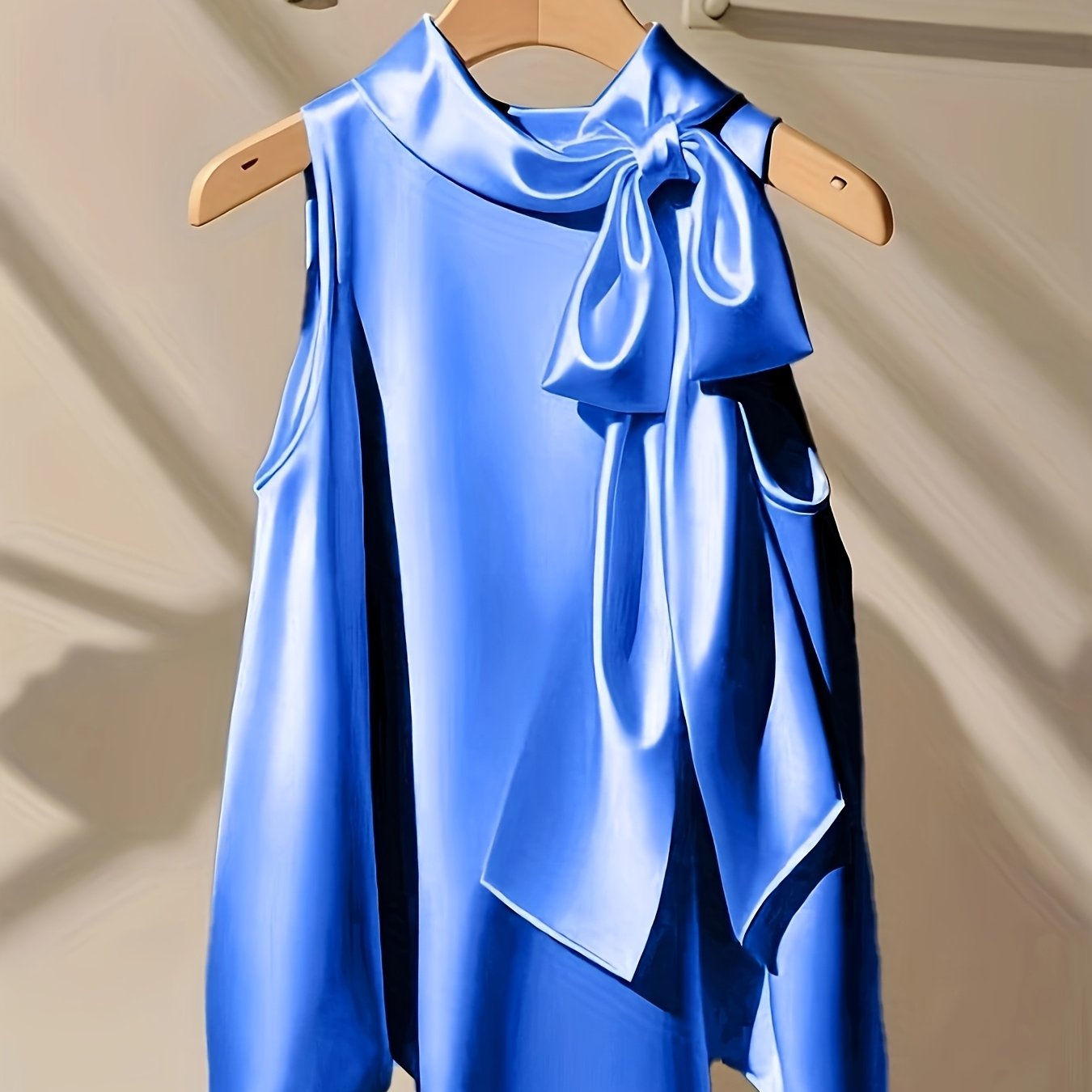 Azae | Mouwloze damesblouse met strik, elegant, effen, ronde hals