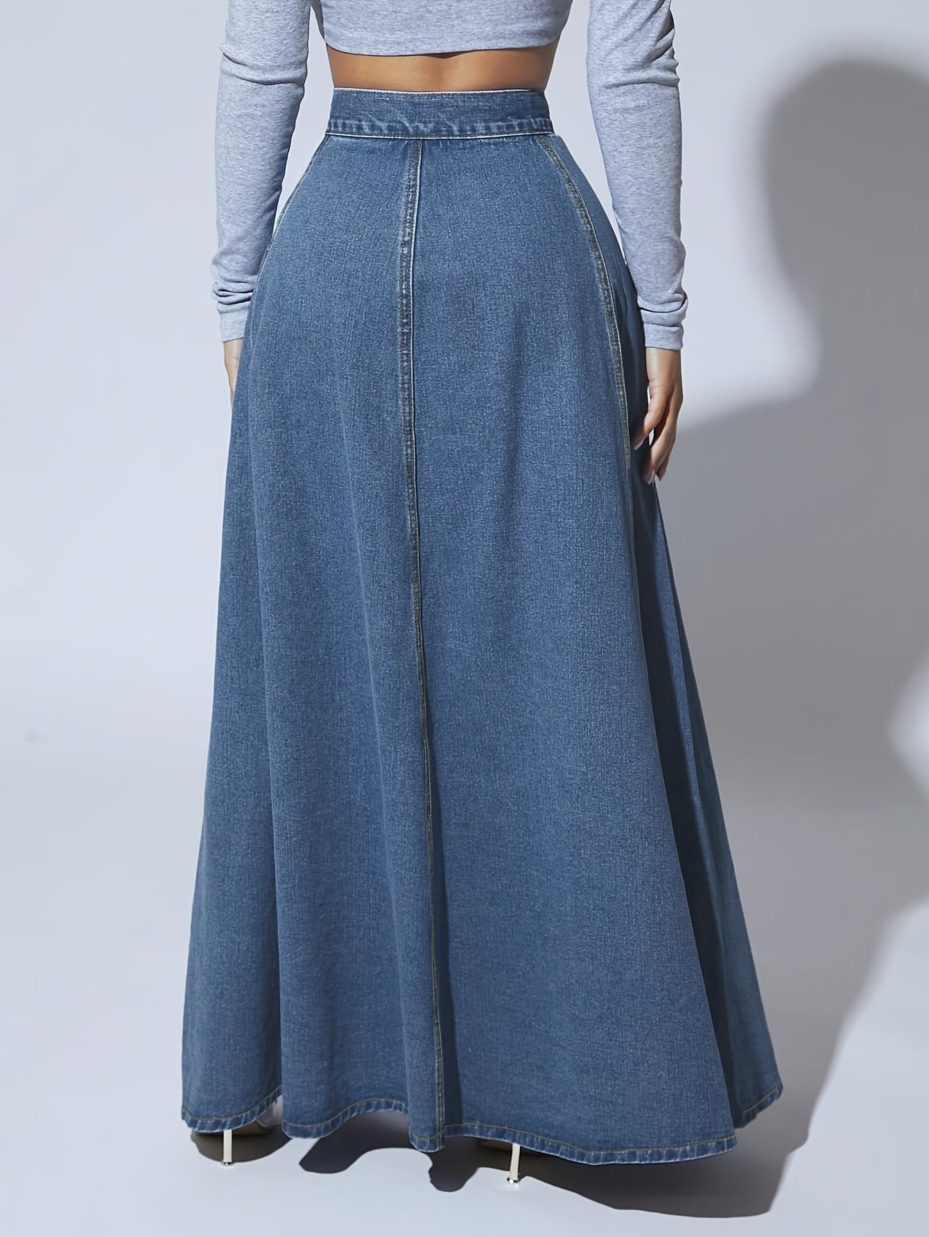 Melina | Hoog uitlopende enkelvoudige geruite maxi flare denim rok
