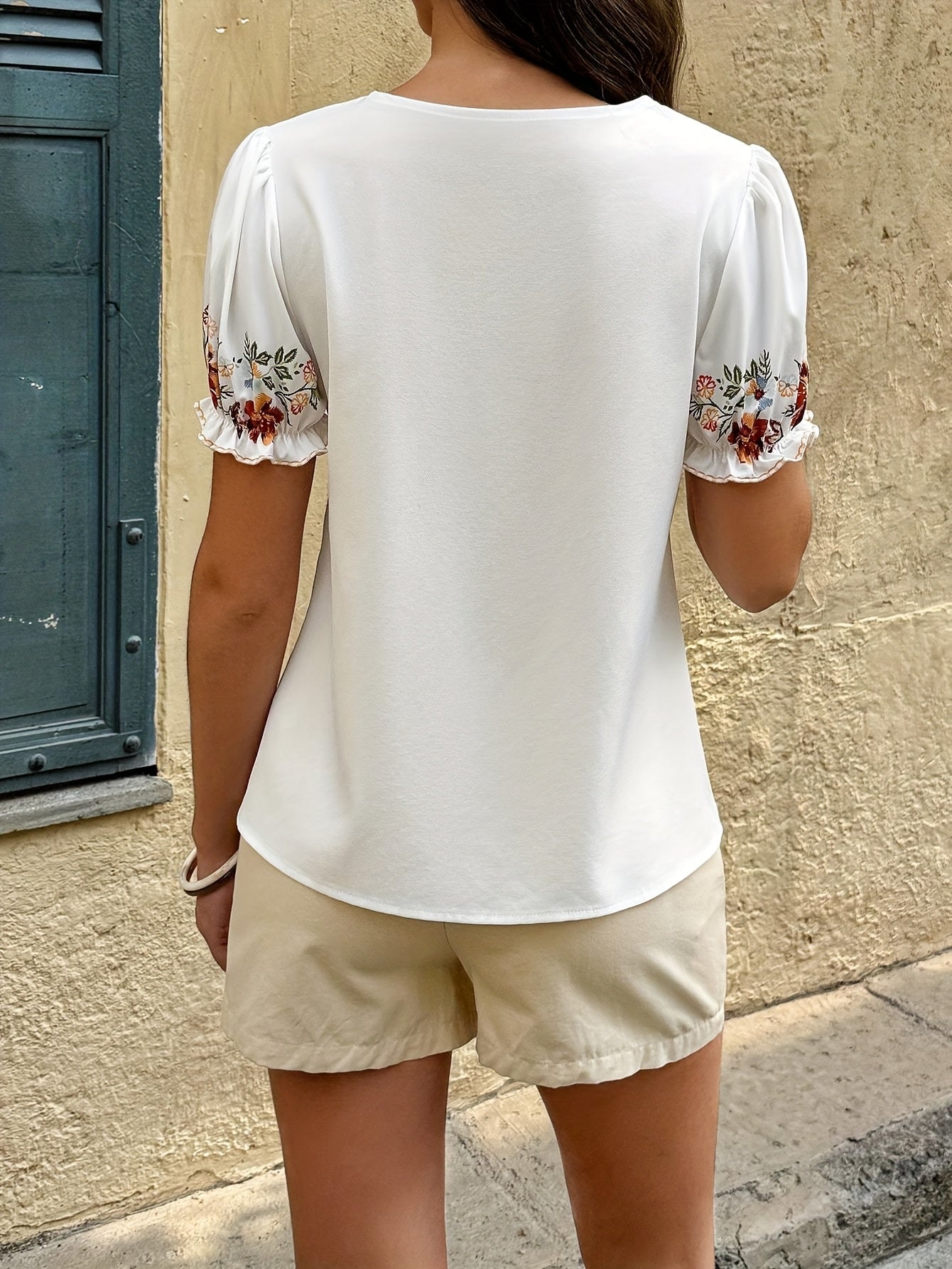 Nerina | Dames geborduurd bloemen overhemd met knoopsluiting – chique casual blouse met pofmouwen