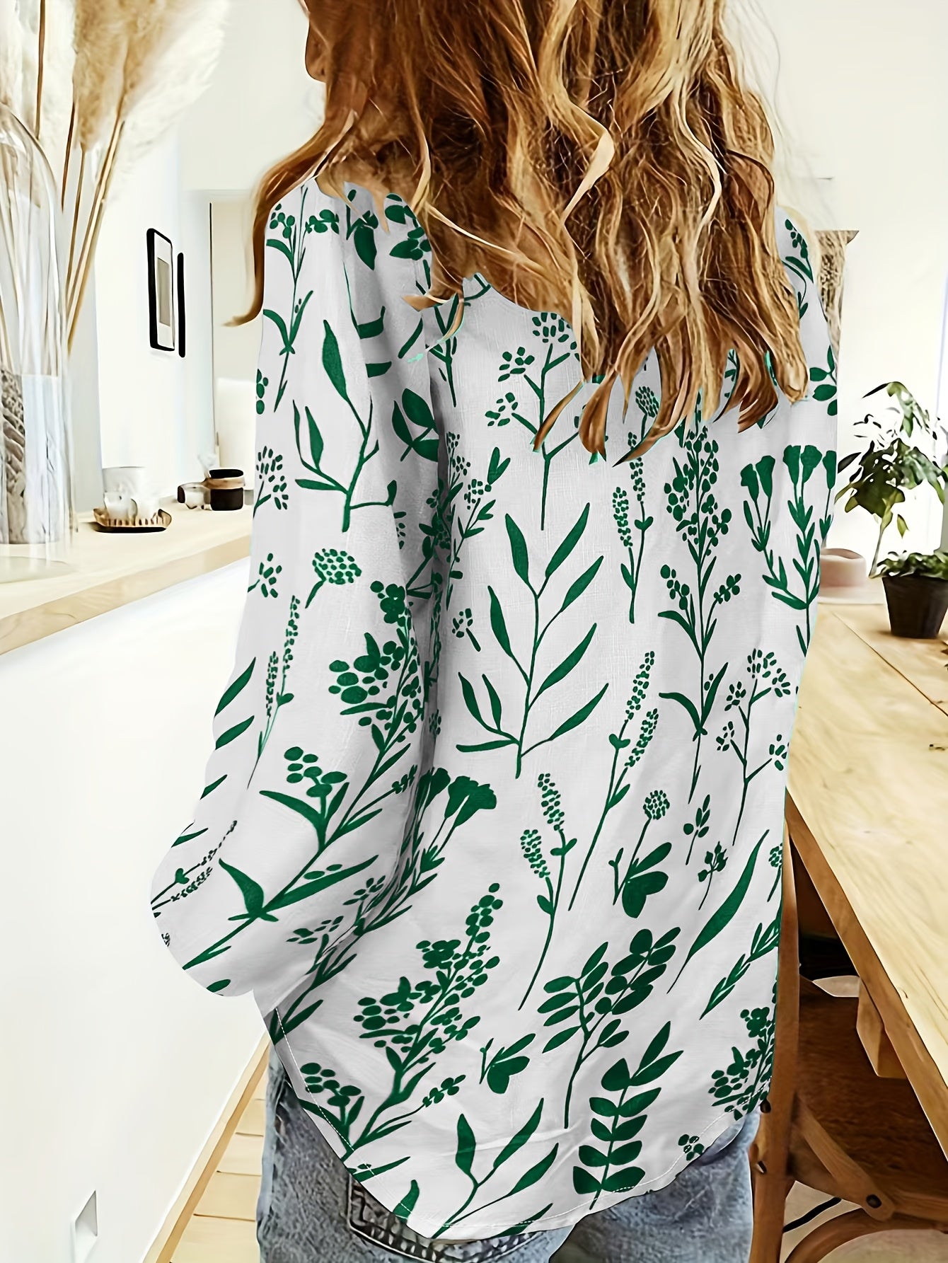 Velmira | Vrouwenhemd met bloemenprint en knoopsluiting - Lange mouwen, casual, reverskraag