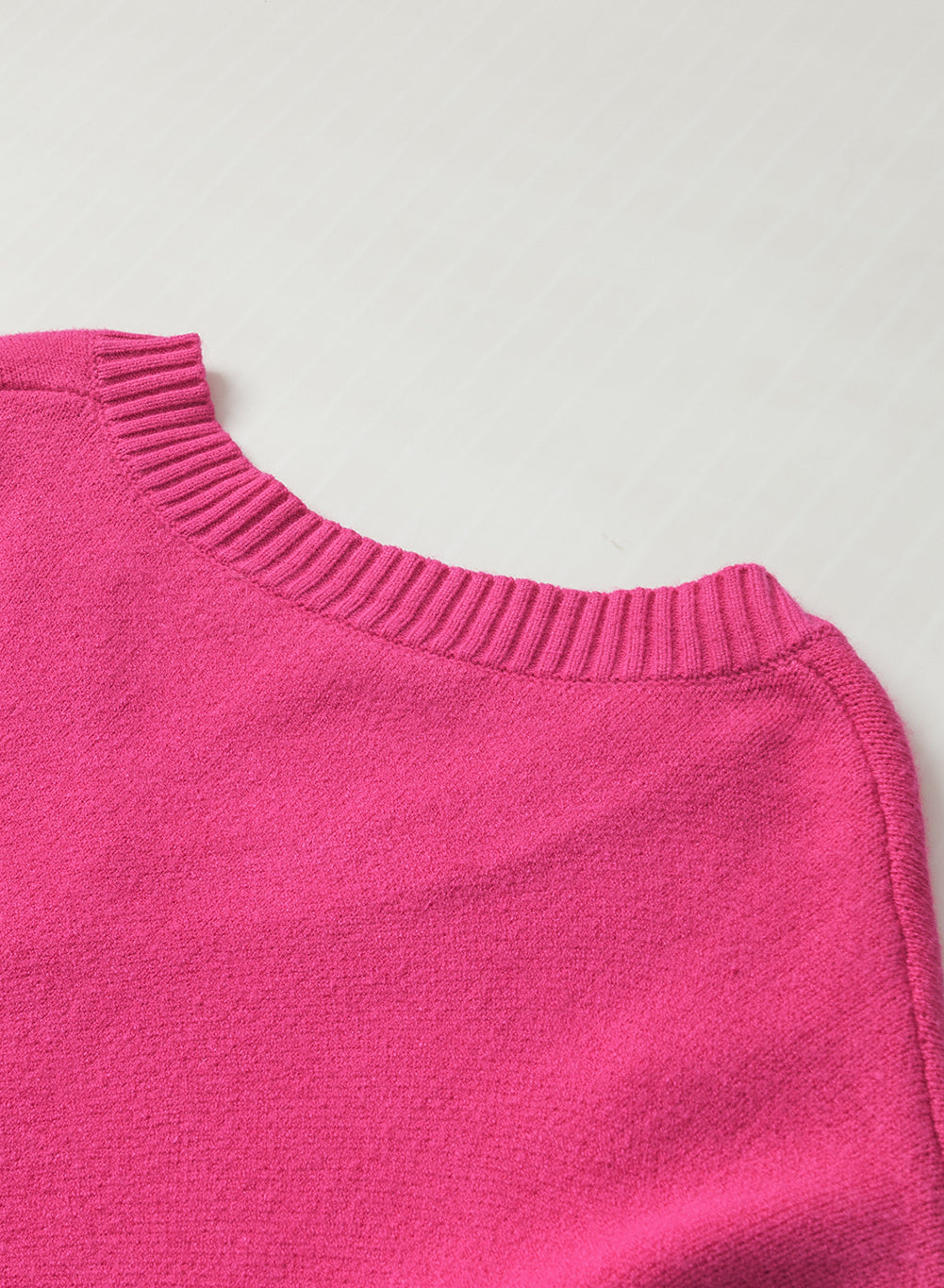 Avarine | Pull femme à cœurs - Col V, perles de nacre et texture douce