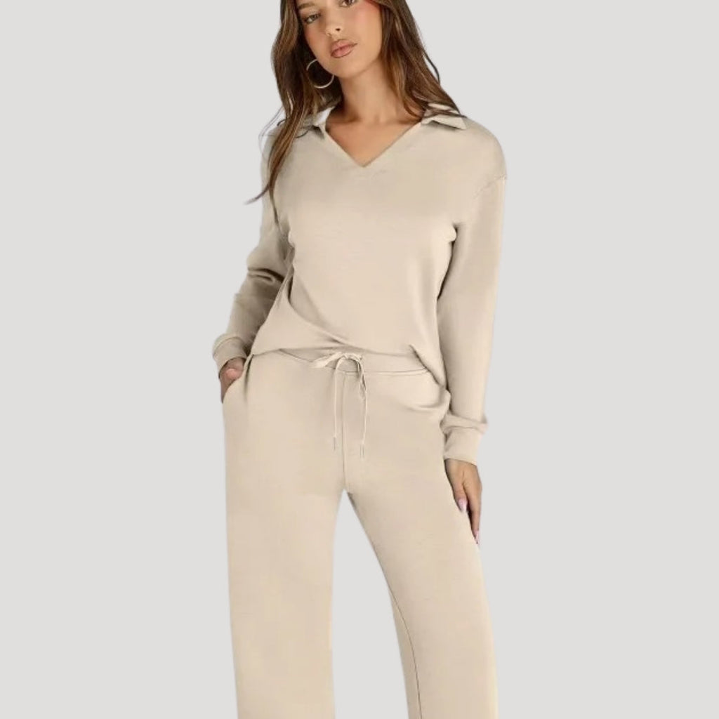 Caelyra | Chique gebreide set voor dames – Top met V-hals en comfortabele loungebroek