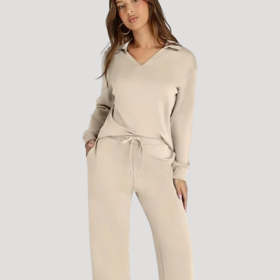 Caelyra | Chique gebreide set voor dames – Top met V-hals en comfortabele loungebroek