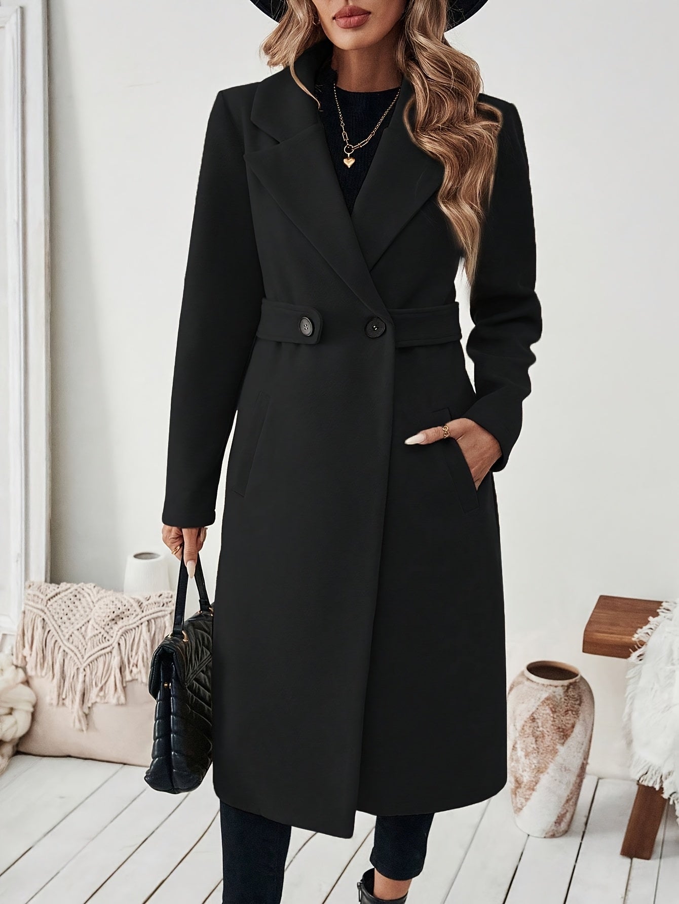 Veyrissa | Élégant manteau long pour femme – ceinture ajustable, ourlet asymétrique, col à revers