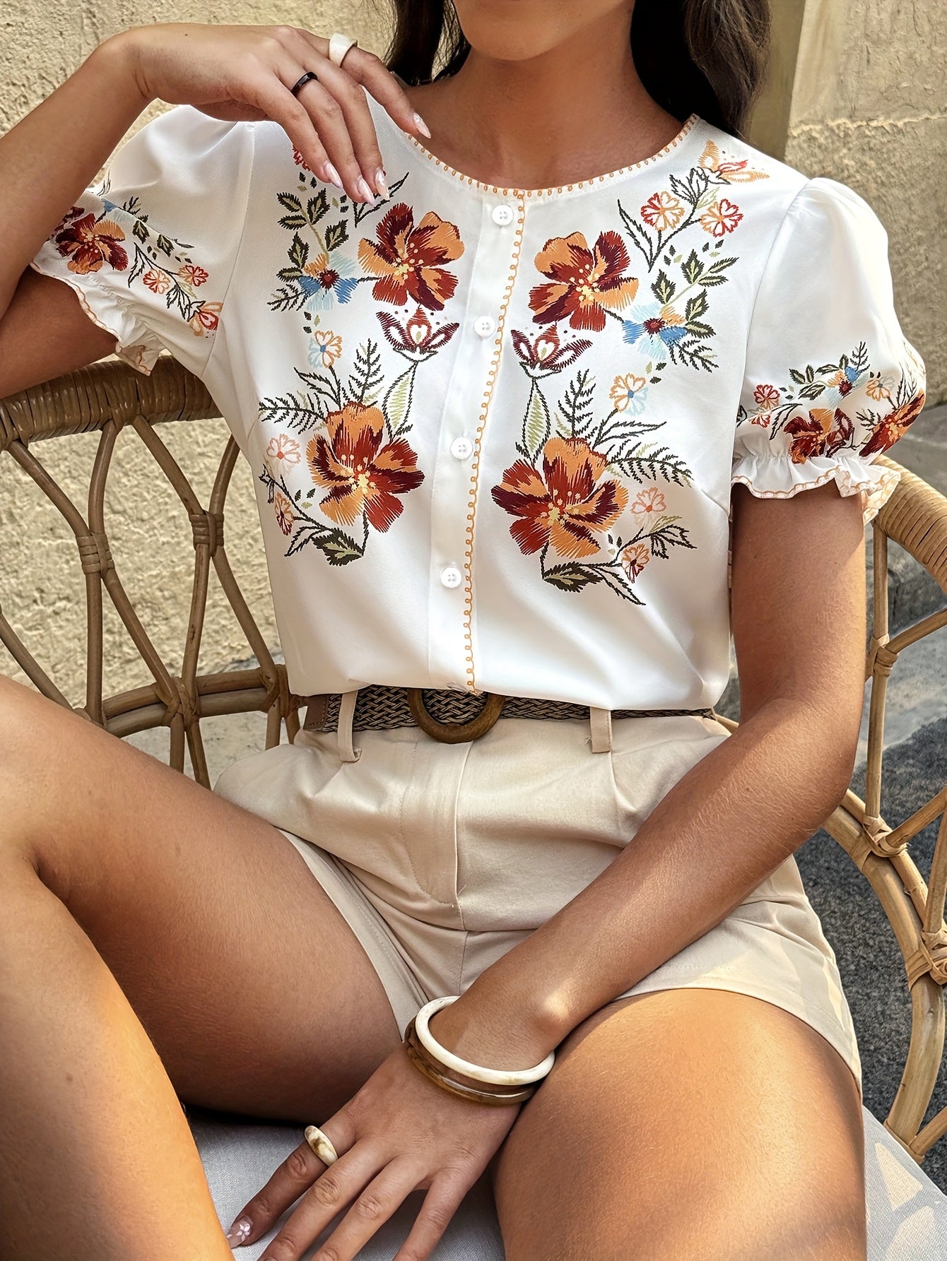 Nerina | Dames geborduurd bloemen overhemd met knoopsluiting – chique casual blouse met pofmouwen