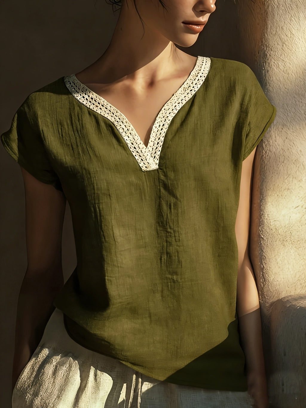 Meva | Casual boho-zomertop voor dames – losvallend overhemd van linnen met kant en V-hals