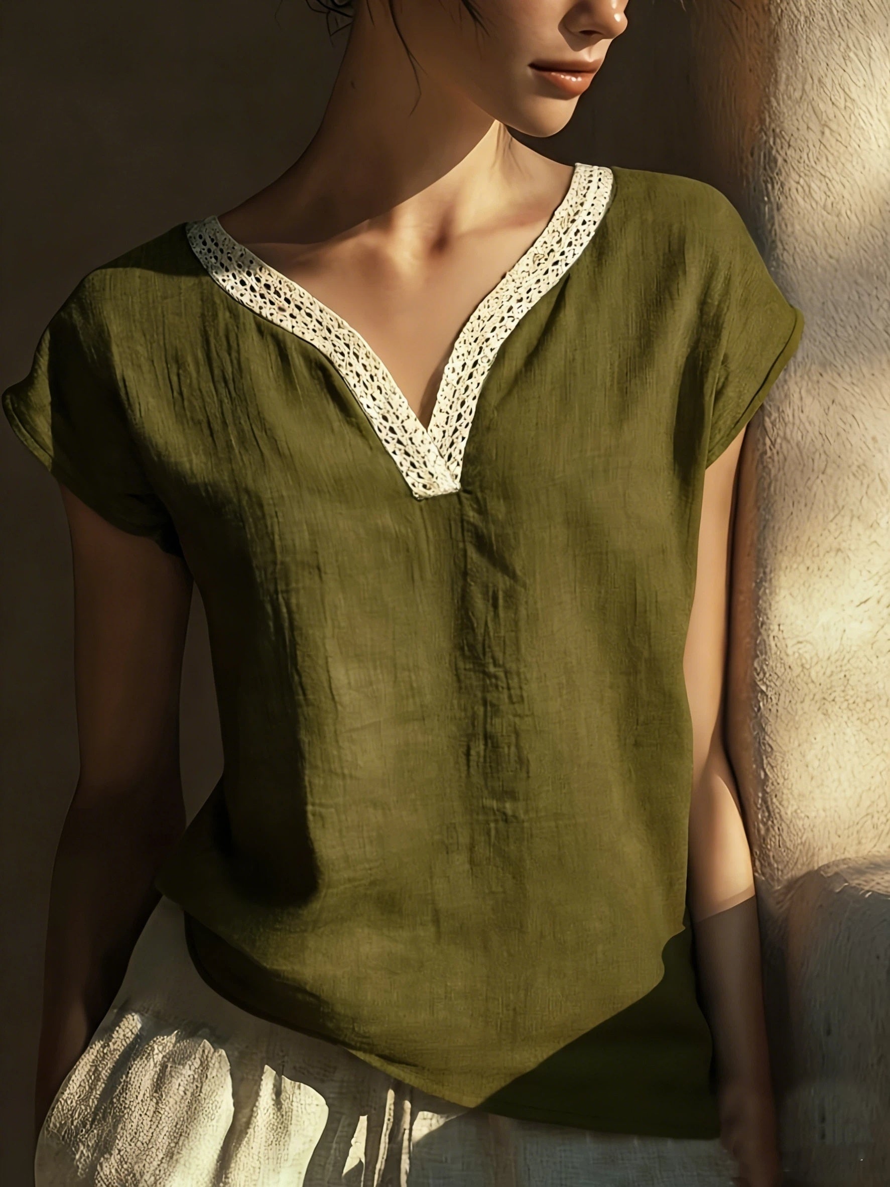 Meva | Casual boho-zomertop voor dames – losvallend overhemd van linnen met kant en V-hals