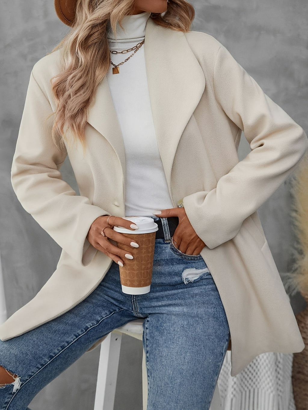 Cyrinae | Stilvoller Blazer für Damen mit breiter Kapuze – Langarmmantel, eleganter Herbst-/Wintermantel