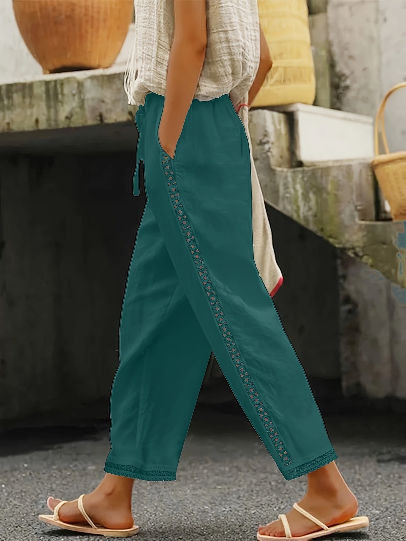 Zalyra | Effen enkellange damesbroek – casual slim fit broek met patchwork en kanten inzetstukken aan de zijkant