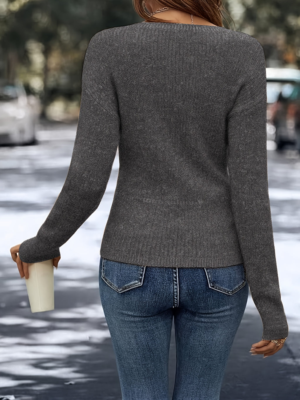 Elissara | Dames Top met Parel Kruis en V-hals – Gerimpelde Slim Fit Blouse