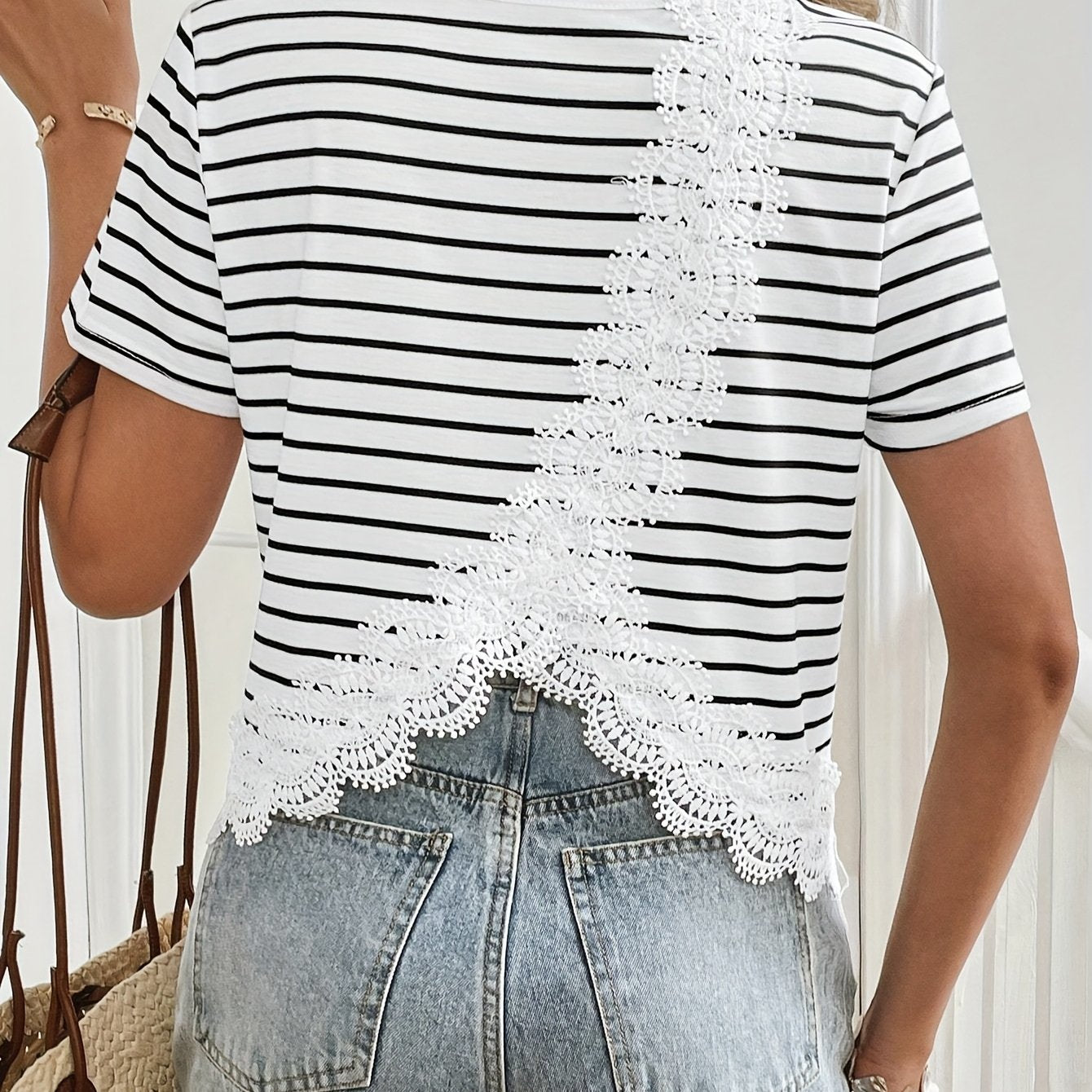 Loria | Dames-T-shirt met gestreepte kanten achterkant, korte mouwen, casual top