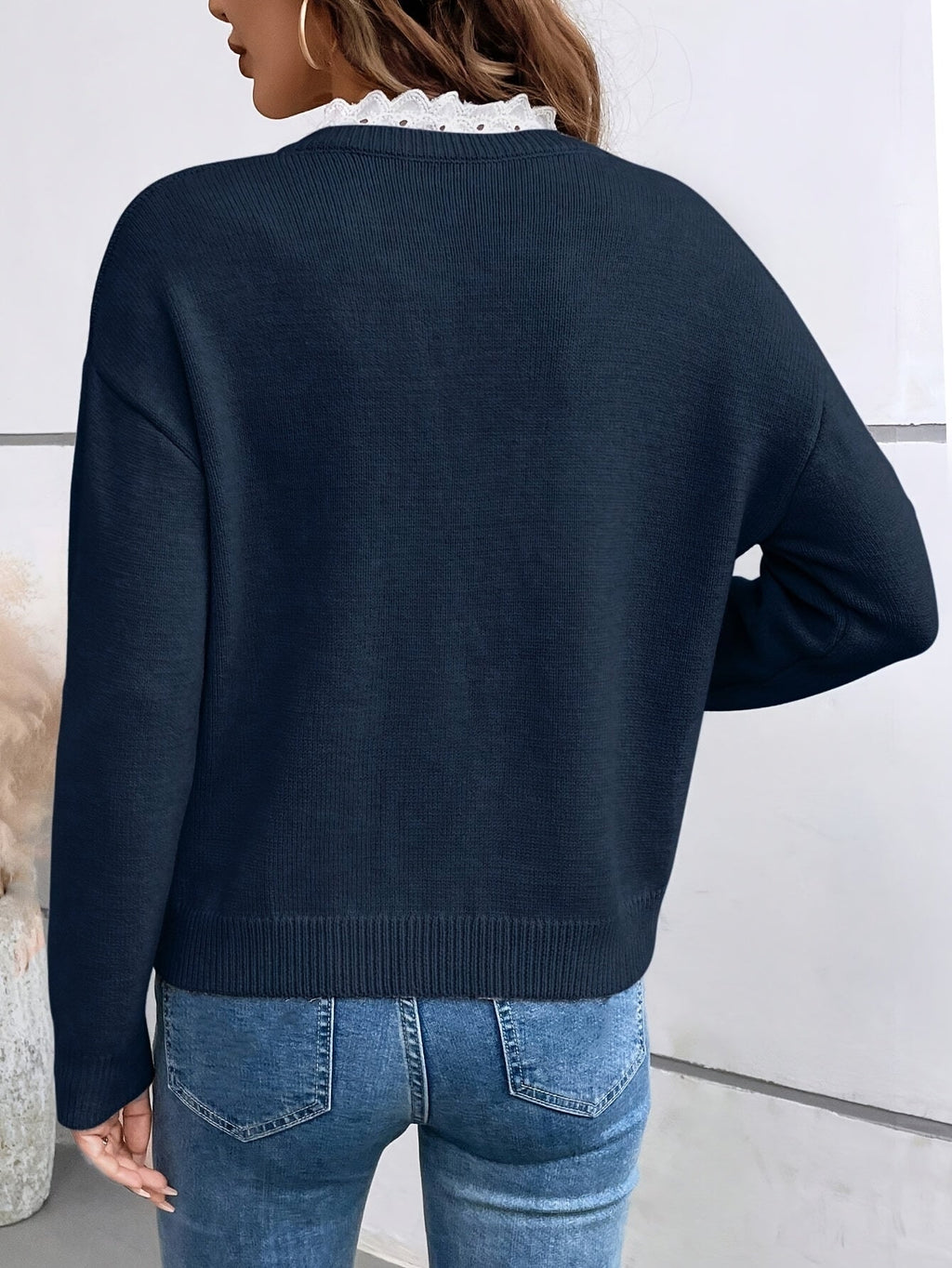 Cyrelle | Pull col V à volants pour femme, élégant et chic, haut léger et tendance