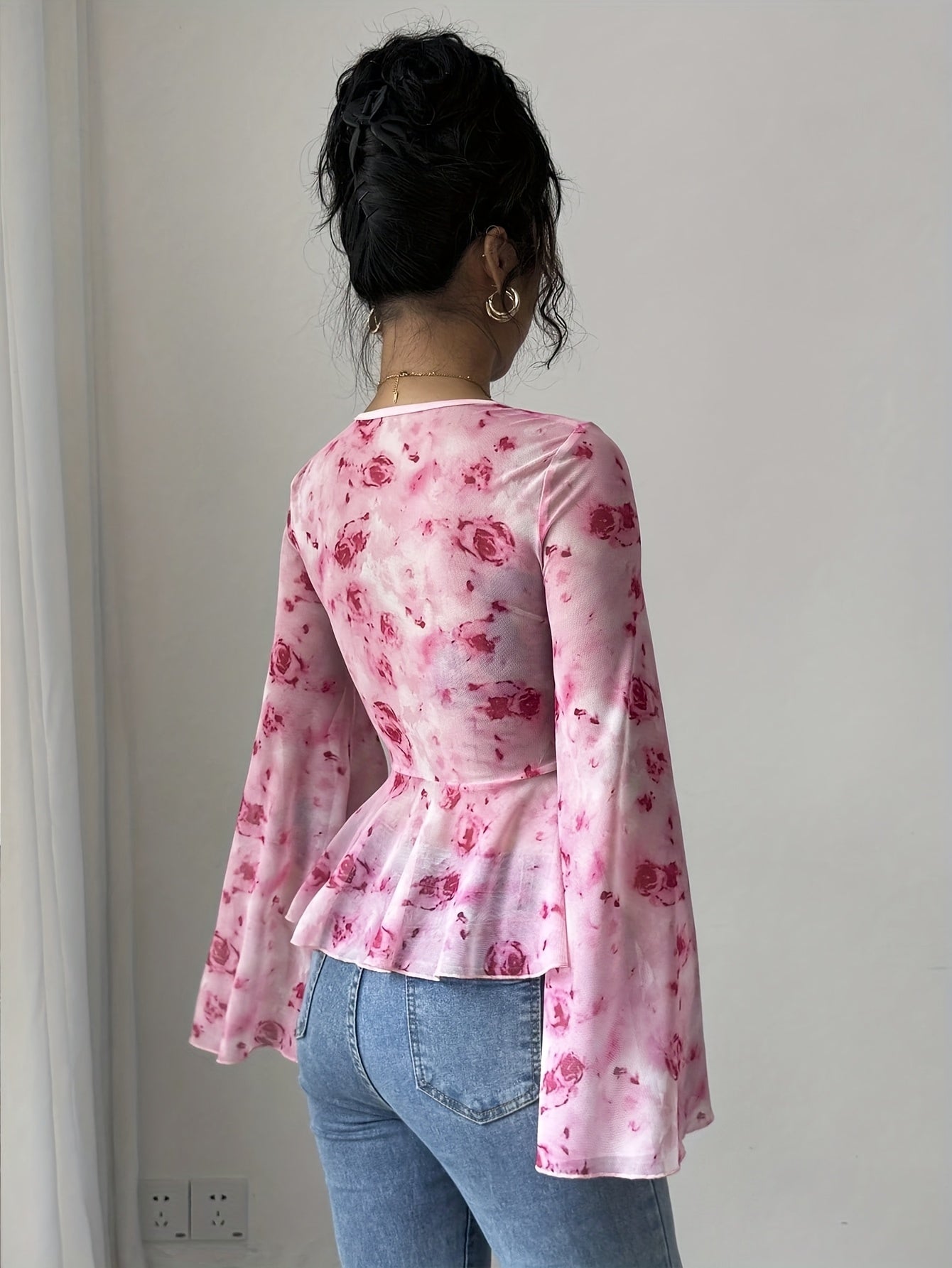 Elvarisen | Dames-top van doorschijnend mesh met bloemenprint – Elegant casual T-shirt