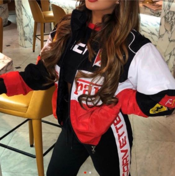 Selith | Veste Ferrari rouge vintage pour femme - Veste de course élégante, inspiration sport automobile rétro